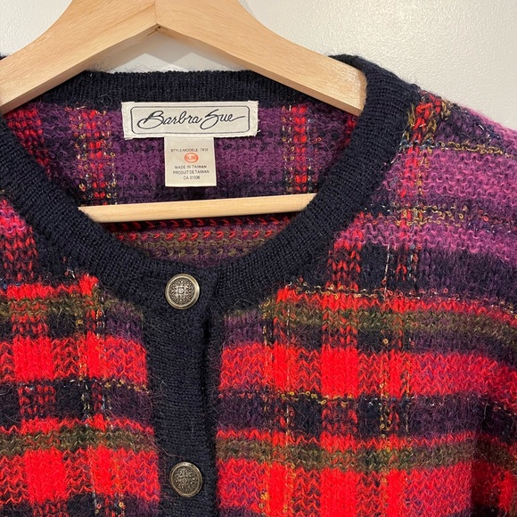 Beautiful vintage heavy weight cardigan - Picture 3 of 5